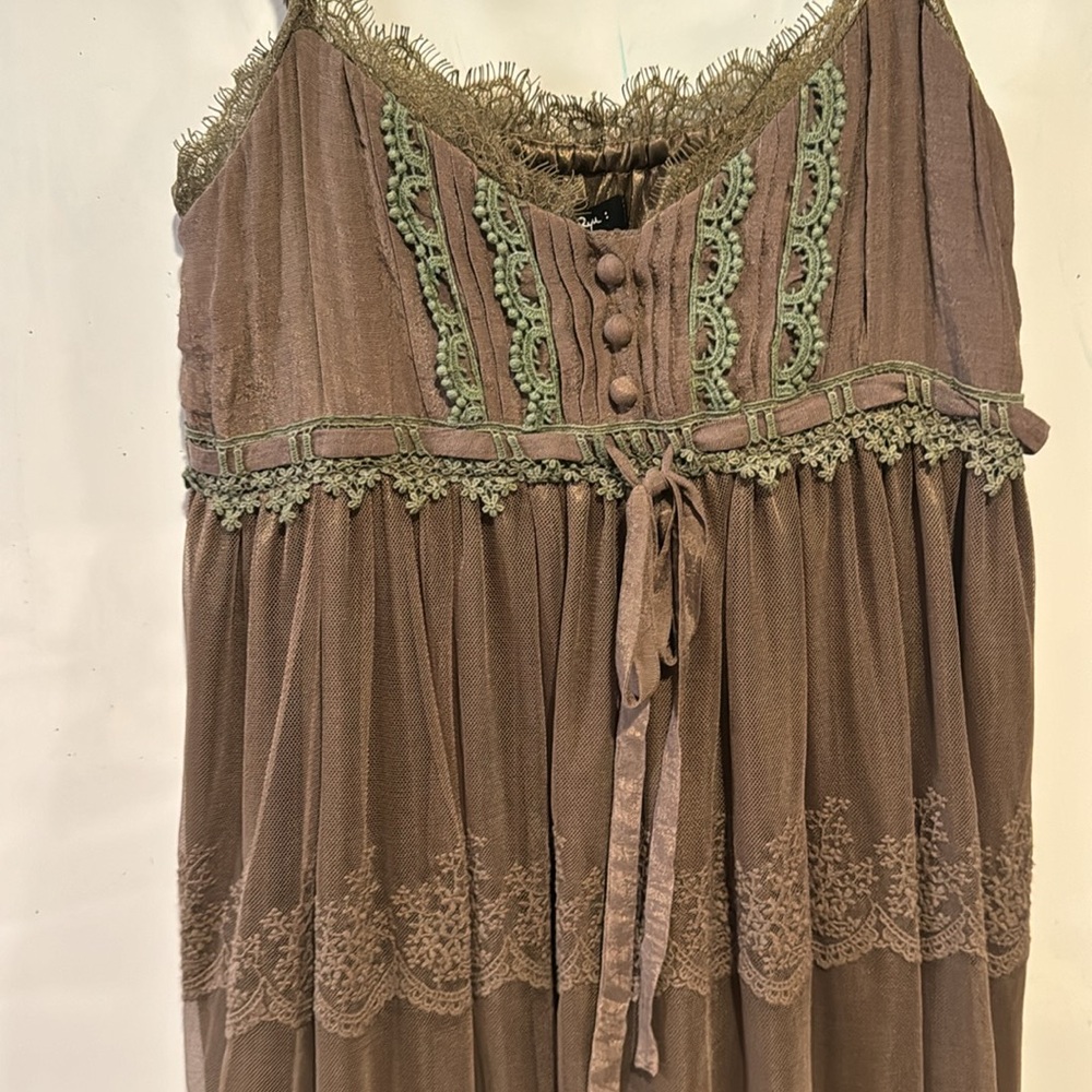 RYU new with tags summer dress size m. Short with sheer embroidered overlay - Picture 6 of 10